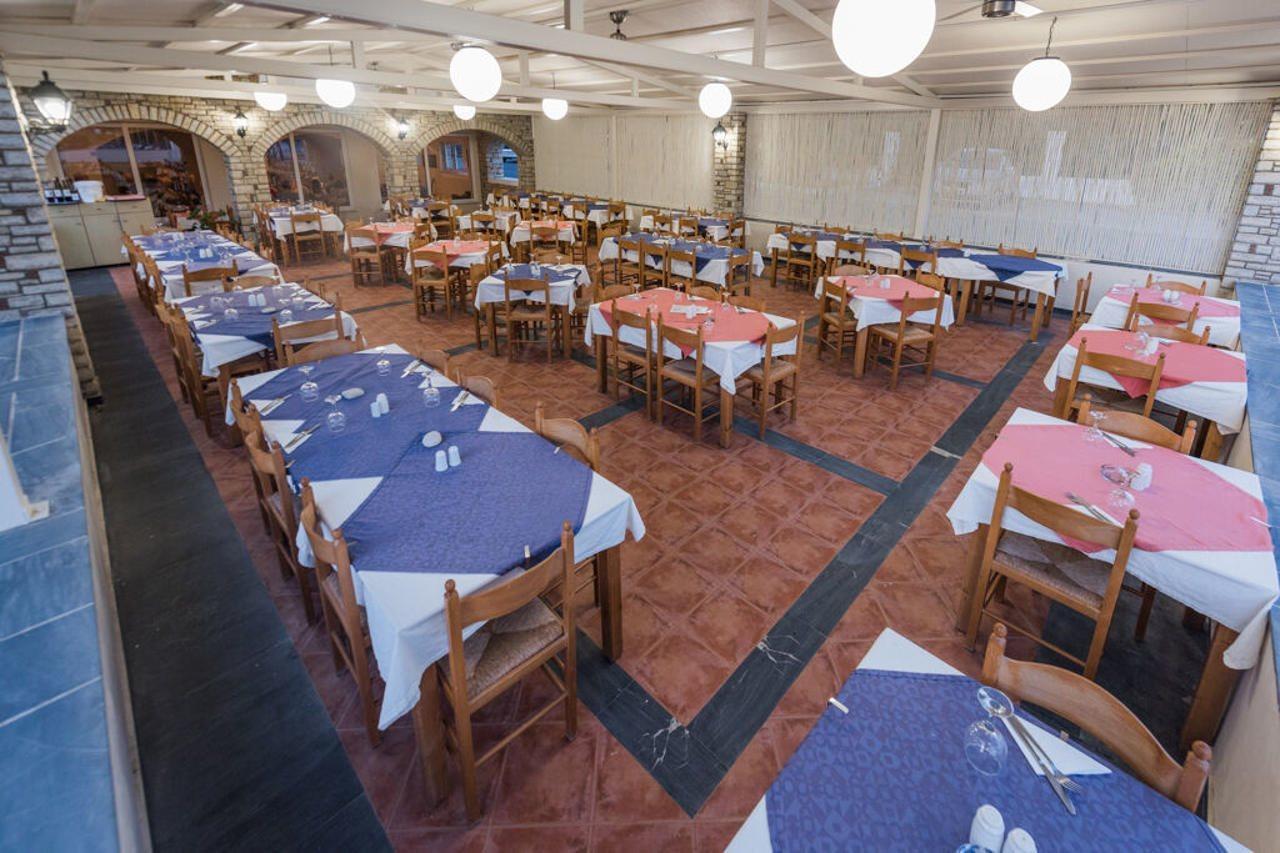 Zefiros Beach Hotel Mykali Exterior photo