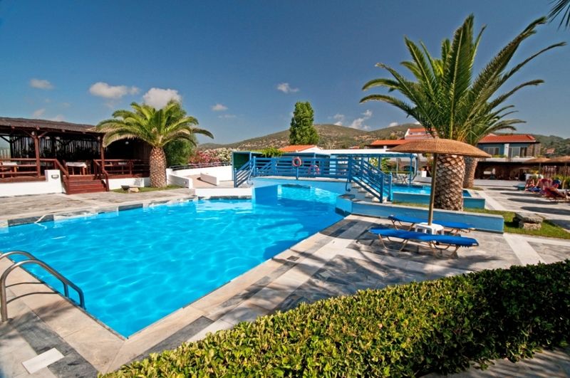 Zefiros Beach Hotel Mykali Exterior photo