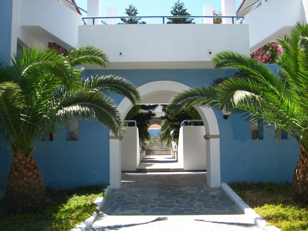 Zefiros Beach Hotel Mykali Exterior photo