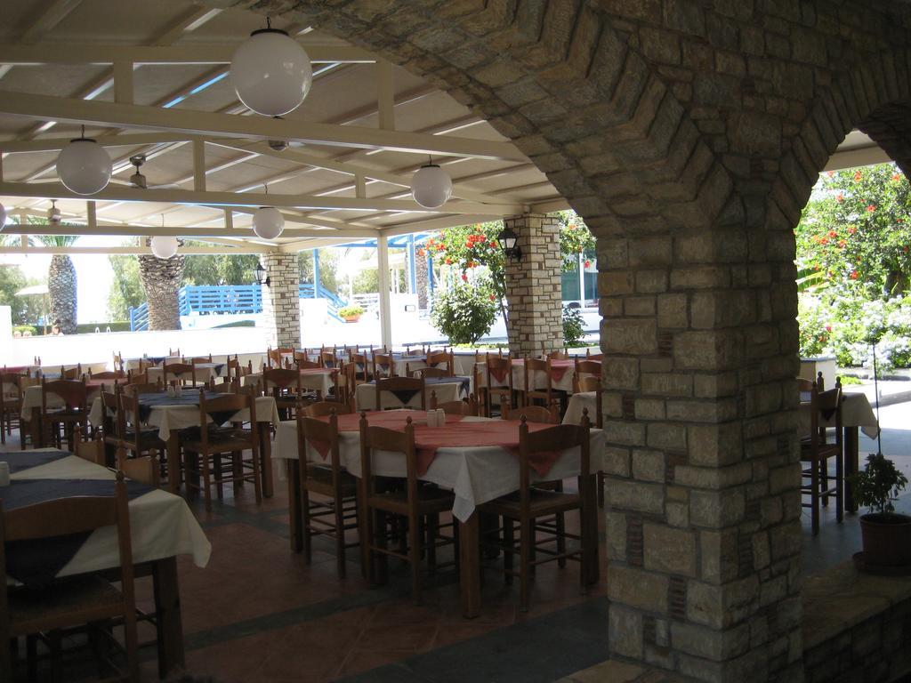 Zefiros Beach Hotel Mykali Exterior photo