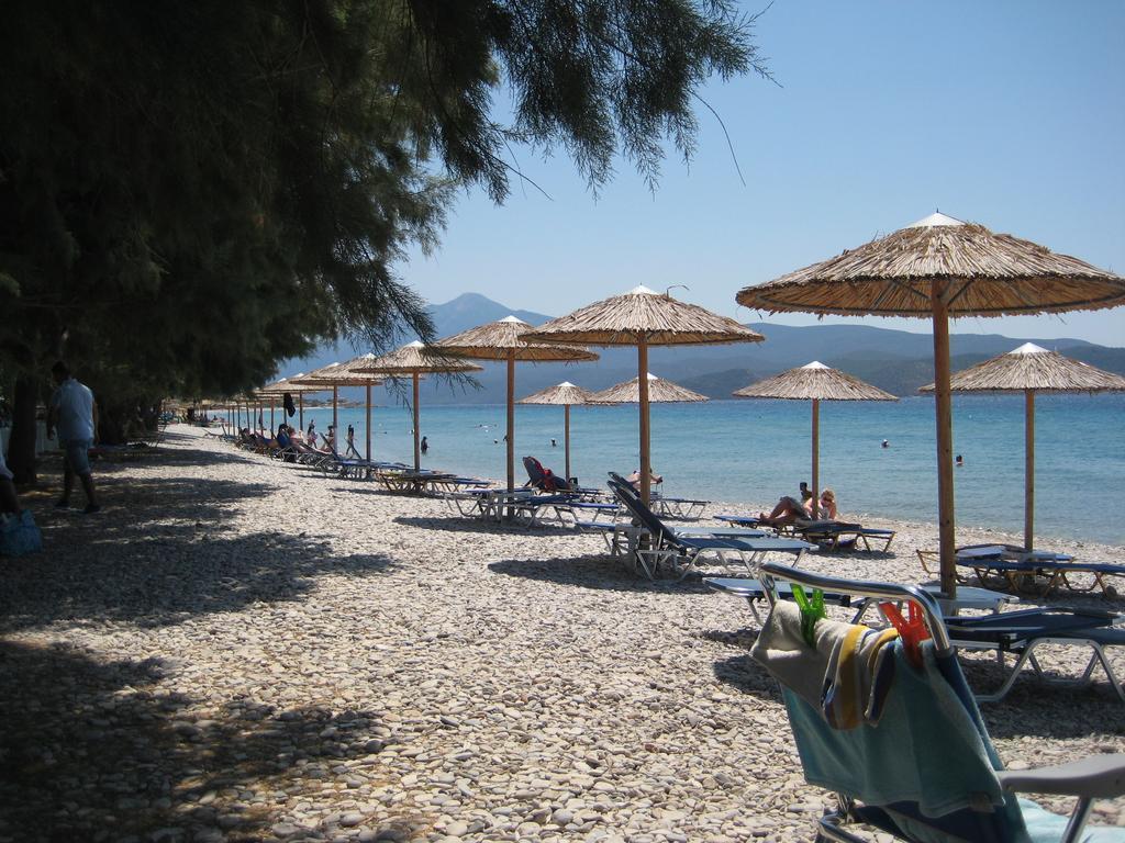 Zefiros Beach Hotel Mykali Exterior photo